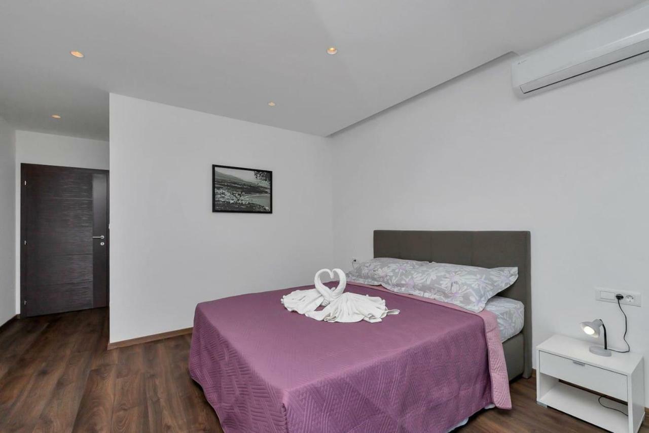 Holiday Home E Bast Bagian luar foto