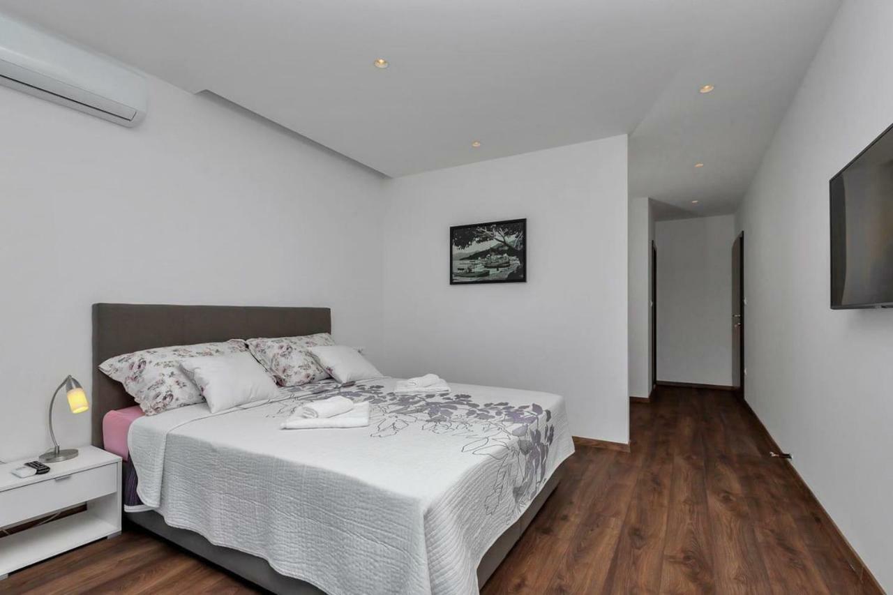 Holiday Home E Bast Bagian luar foto