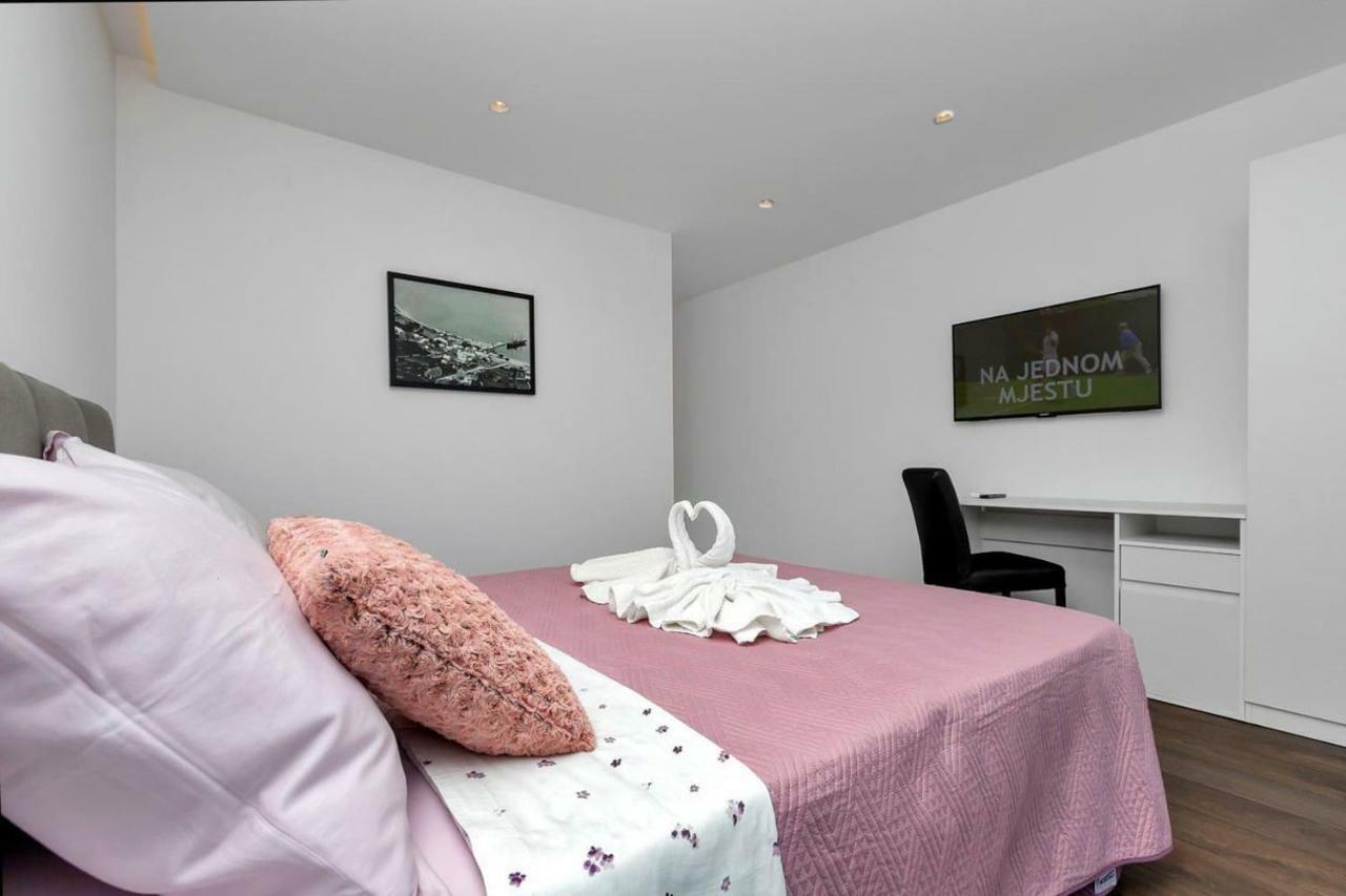 Holiday Home E Bast Bagian luar foto